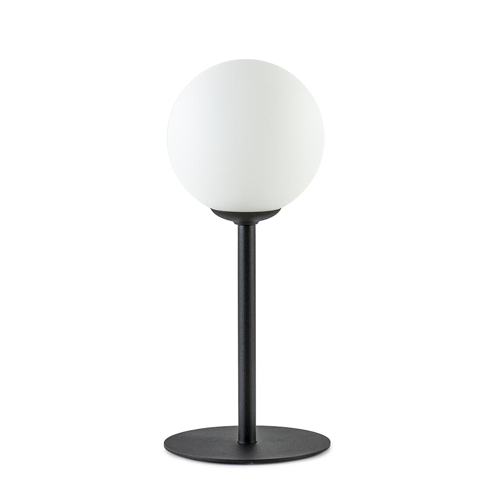 01600053 Mat zwarte tafellamp met witte glazen bol.jpg